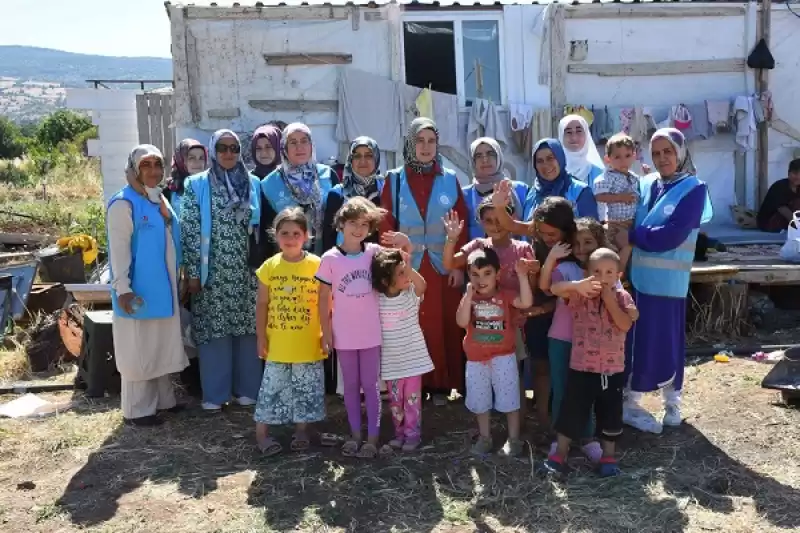 TDV'nin Depremzede Gönüllüleri Yardım Faaliyetlerini Sürdürüyor