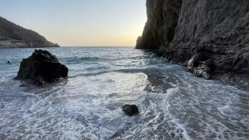 Hatay'daki Karamağara Koyu, Yaz Mevsimiyle Hareketlendi