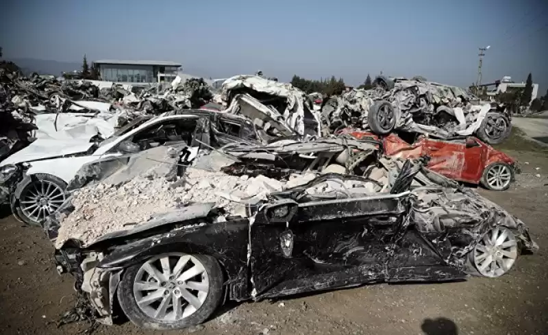 Hatay Valiliğinden Enkaz Altından çıkarılan Araçlara Ilişkin Açıklama Yapıldı