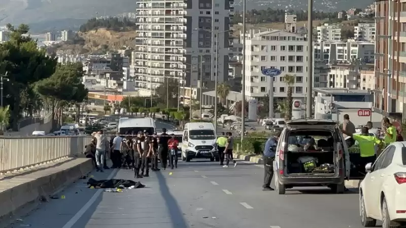 Hatay'da Otomobille çarpışan Motosikletteki 2 Kişi öldü