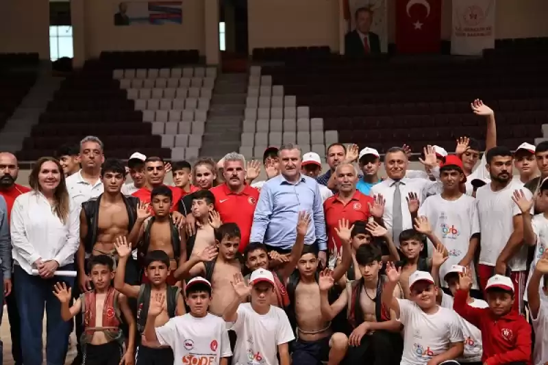 Gençlik Ve Spor Bakanı Osman Aşkın Bak, Hatay'da Temaslarda Bulundu