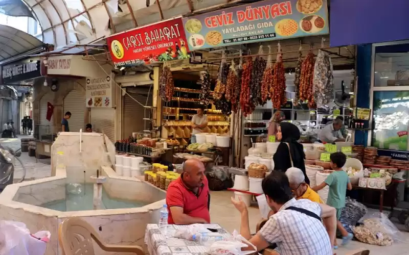 Hatay'da Tarihi Uzun Çarşı Esnafı Gelecekten Umutlu