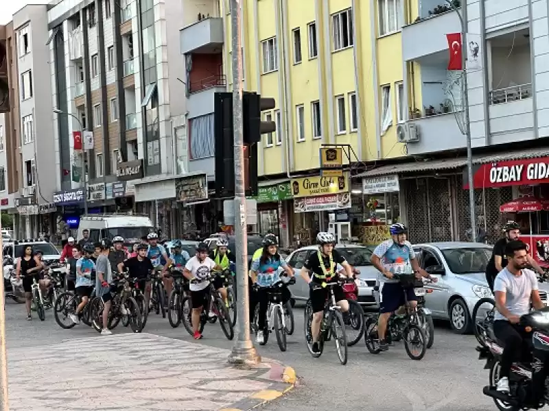  Erzin'de Bir Grup Bisikletli Kazalara Dikkat çekmek Için Pedal çevirdi