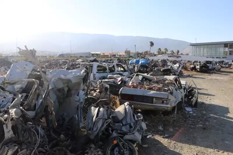 Depremler Hatay'daki 18 Bin 711 Araçta Hasara Neden Oldu