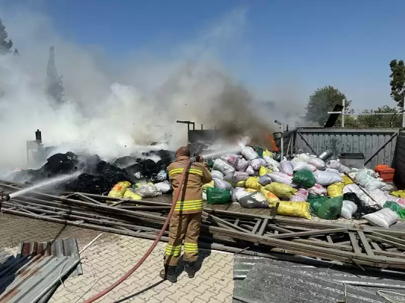 Hatay'da Fabrika Bahçesinde çıkan Yangın Söndürüldü