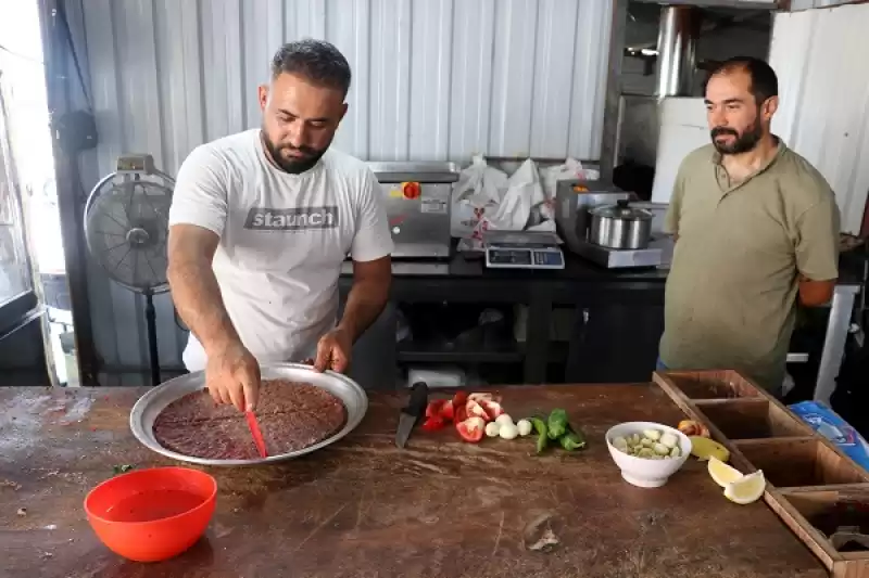 Yöresel Lezzetler Yapan 4 Arkadaştan Başka şehirlere Giden Esnafa 