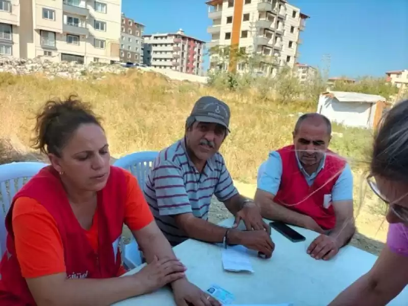 Kızılay Defne şubesi Hijyen Seti Ve Konserve Dağıttı