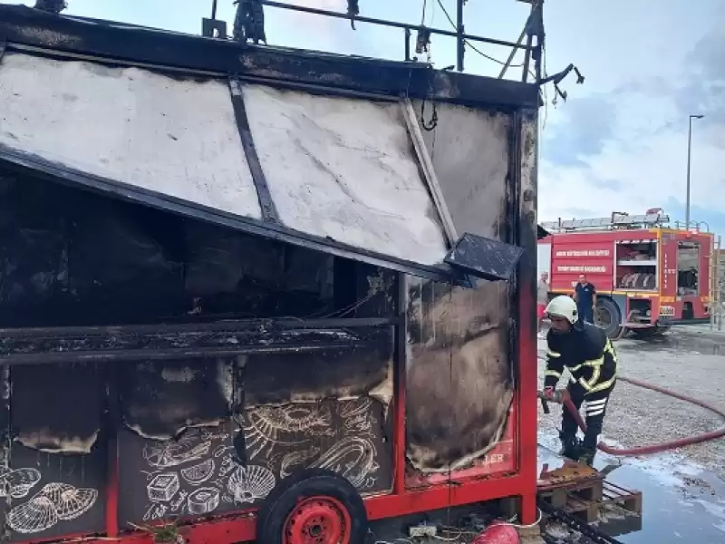 Hatay'da Konteyner Restoranda çıkan Yangın Söndürüldü