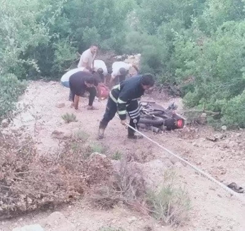 Hatay'da Uçuruma Yuvarlanan Motosikletteki 2 Kişi Yaralandı