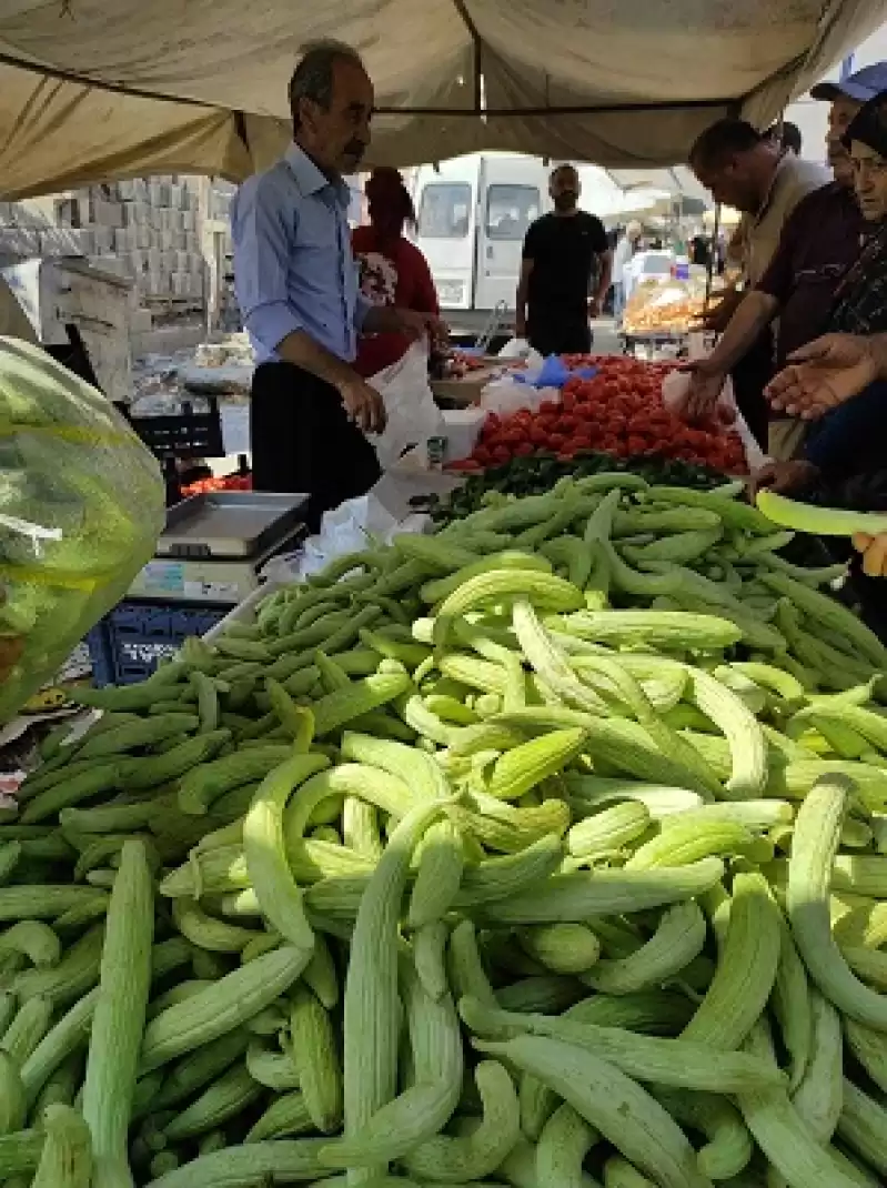 Narlıca Semt Pazarına Vatandaşlar Ilgi Gösteriyor