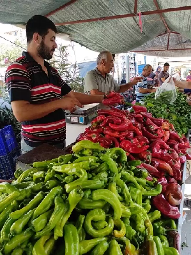 Narlıca Semt Pazarına Vatandaşlar Ilgi Gösteriyor