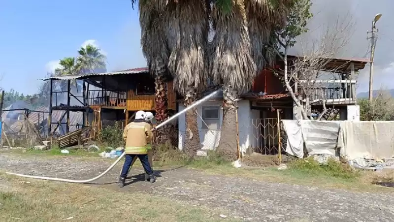 Dörtyol'da Barakalarda çıkan Yangın Söndürüldü 