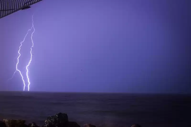 İskenderun Körfezi'nde şimşek