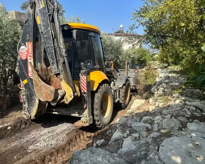 Samandağ Belediyesi Cadde Ve Sokakları Yenileme çalışmalarını Sürdürüyorlar