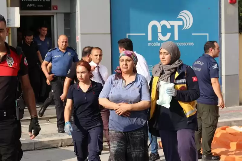 Hatay'da Annesini Balkondan Atmaya çalışan Zanlı Gözaltına Alındı