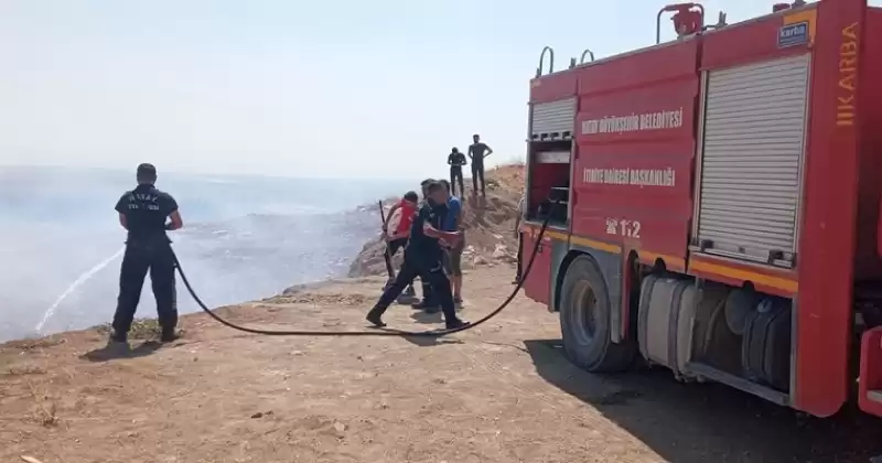 Hatay'da Otluk Alanda çıkan Yangın Söndürüldü