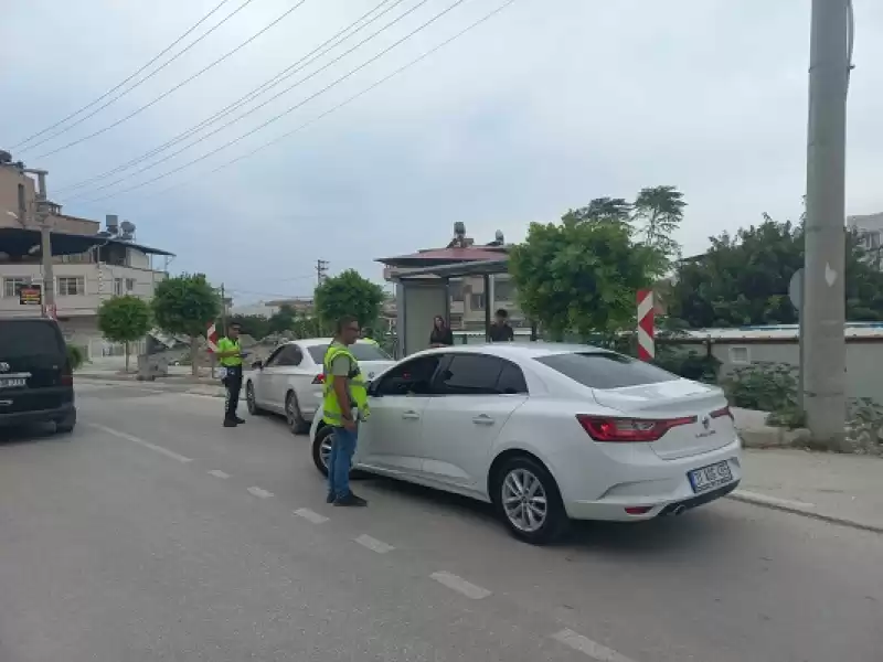 Samandağ'da 3 Araç Sürücüsüne Ceza Uygulandı