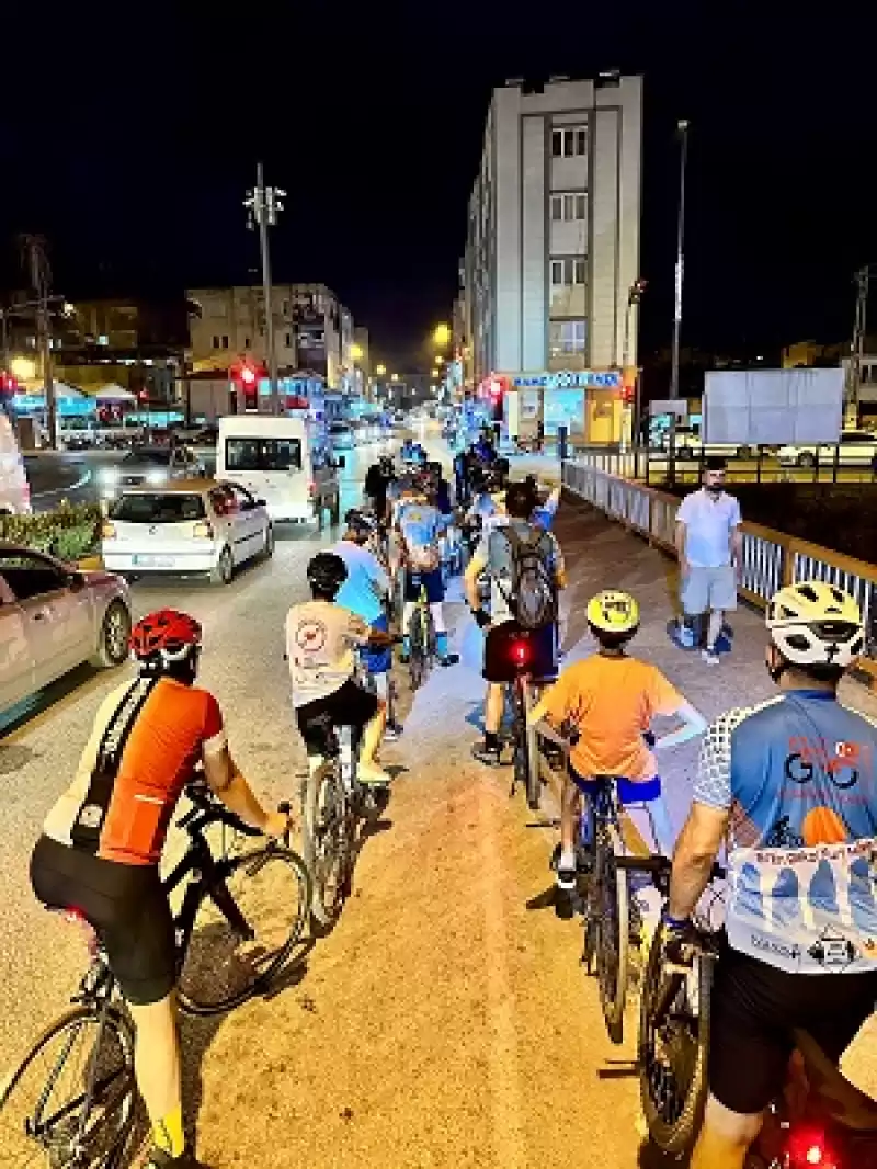  Hatay'da Kalp Sağlığına Dikkat çekmek Için Pedal çevirdiler 