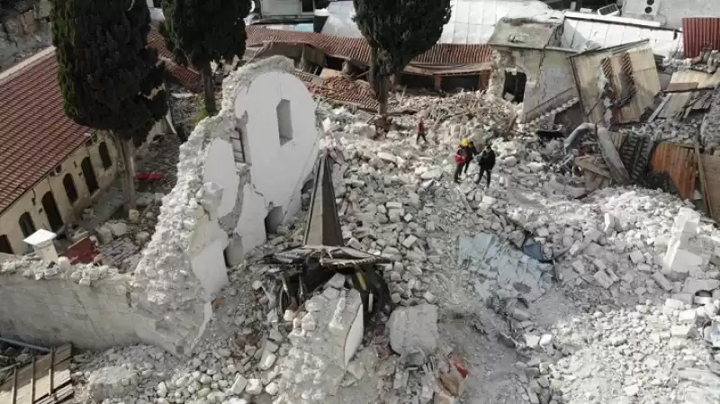 Hatay'da Problem O Kadar Büyük Ki, Kimse Bunu Tek Başına Yapamaz!