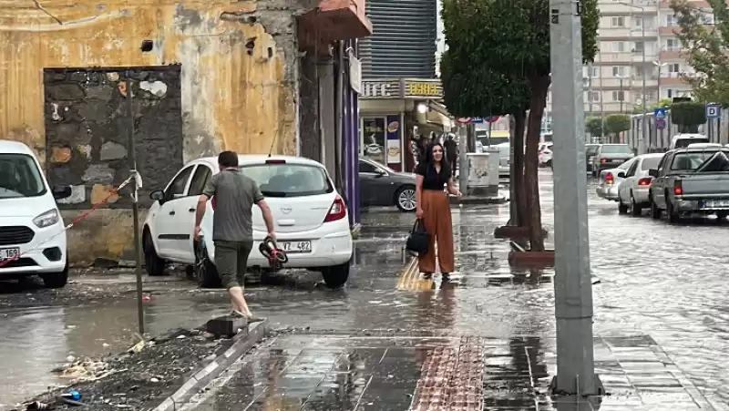 Hatay İskenderun'da Sağanak Etkili Oldu