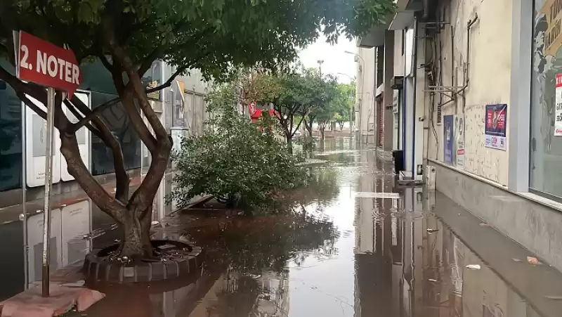 Hatay İskenderun'da Sağanak Etkili Oldu