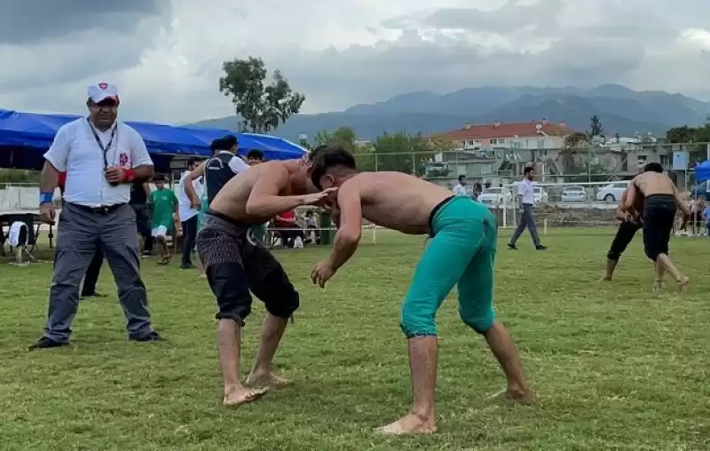 Hatay'da Karakucak Güreşleri Düzenlendi