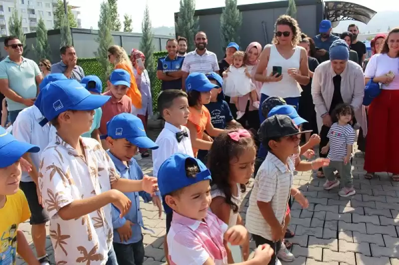 Hatay Arsuz'da Depremzedeler Için 111 Konteynerlik Yaşam Alanı Kuruldu