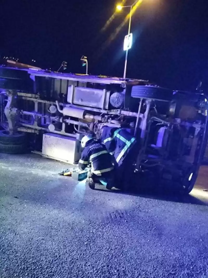 Hatay’da Tırın Kamyona çarpması Sonucu 1 Kişi Yaralandı