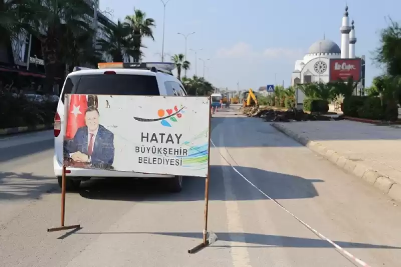 Depremde Zarar Gören İskenderun Sahilindeki Kaldırımlar Yenileniyor