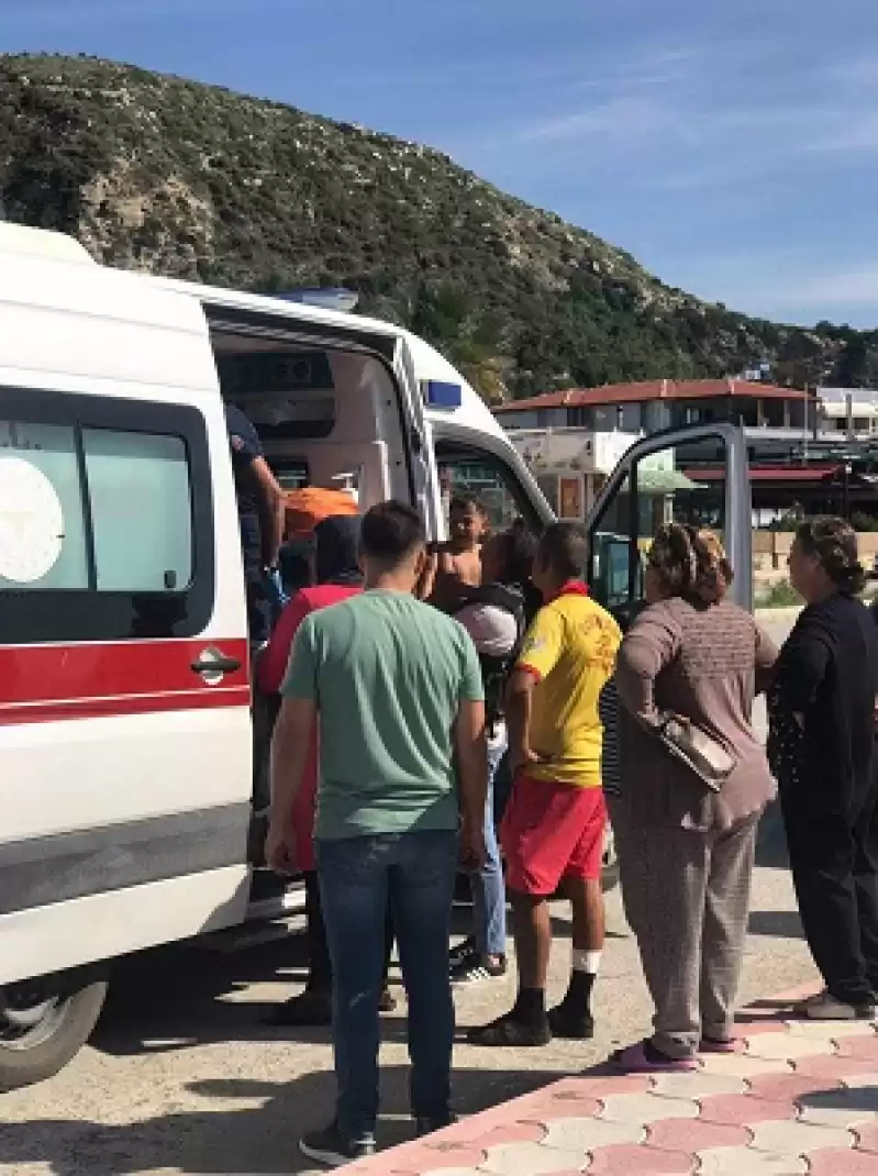 Hatay'da Denizde Boğulma Tehlikesi Geçiren çocuk Kurtarıldı