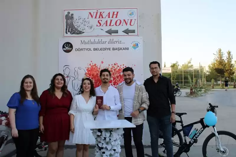 Hatay'da Gelin Ve Damat Nikaha Bisikletle Gitti