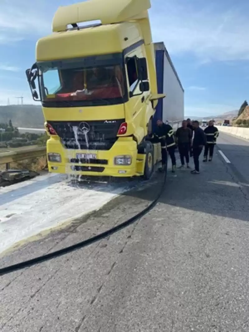 Hatay'da Seyir Halindeki Tırda çıkan Yangın Söndürüldü