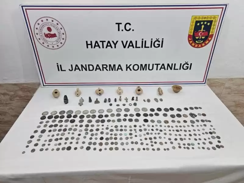 Hatay'da Evinde Tarihi Eser, Silah Ve Mühimmat Bulunan Zanlı Tutuklandı