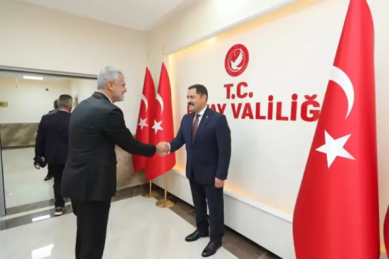 Hatay Valisi Tebrikleri Kabul Etti