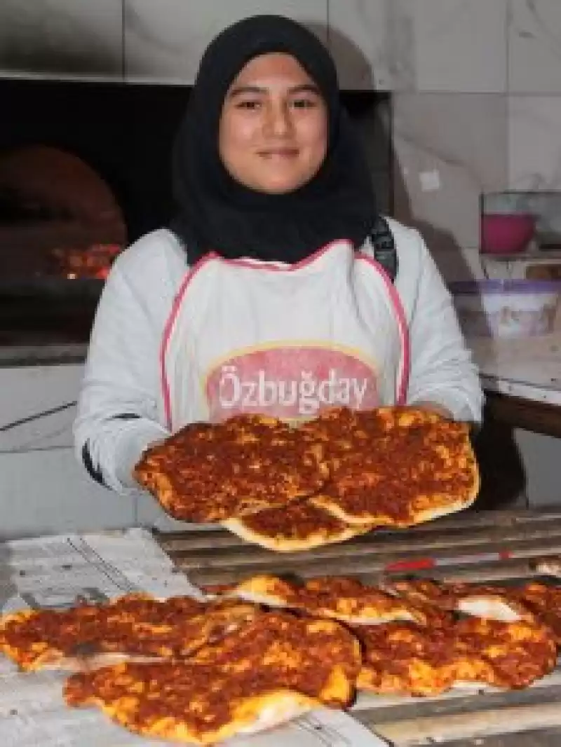 Tadını Bilen Bilir, Zeytin Kepeğinden Katıklı Ekmek