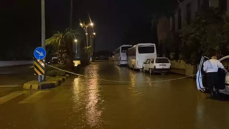 İskenderun'da Olumsuz Hava Koşulları Nedeniyle Eğitime 1 Gün Ara Verildi