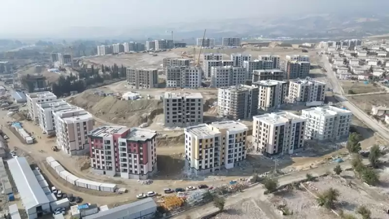 Hatay'da Ay Sonuna Kadar 7 Bine Yakın Ev Hak Sahiplerine Teslim Edilecek