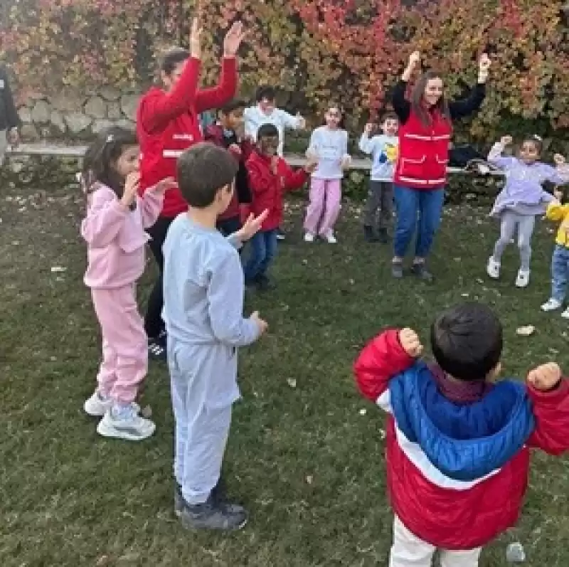 Yetim çocuklara Unutulamayacak Gün Yaşattılar