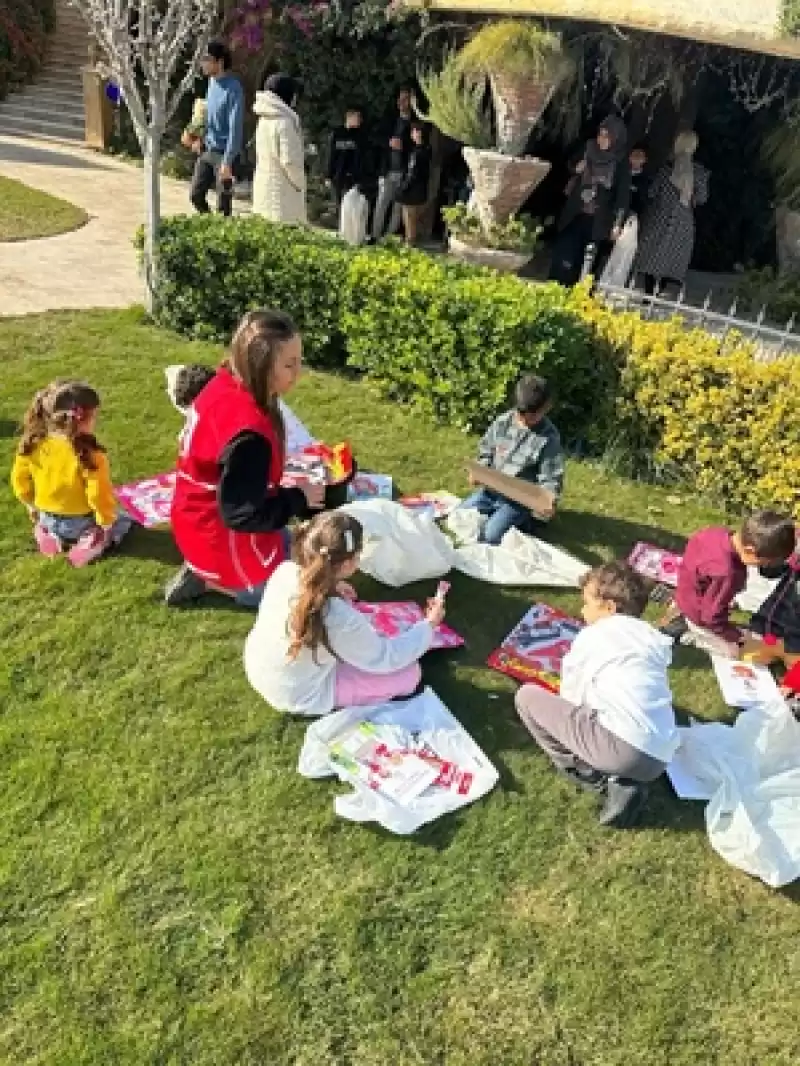 Yetim çocuklara Unutulamayacak Gün Yaşattılar