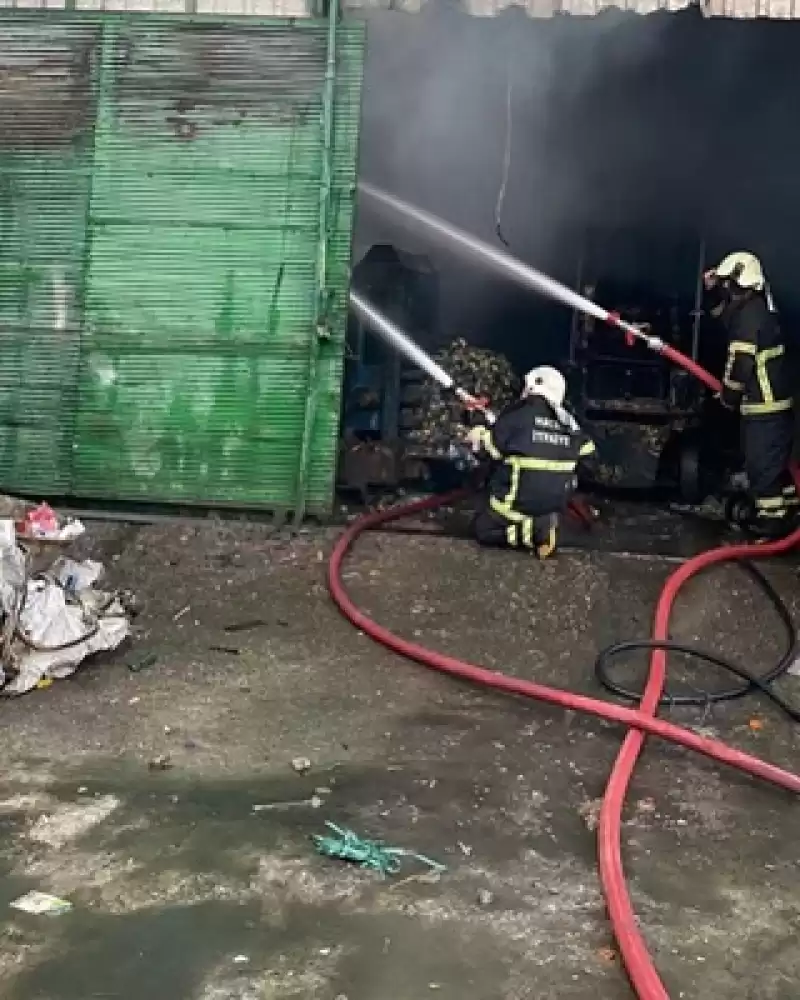 Hatay'da Geri Dönüşüm Fabrikasında çıkan Yangın Söndürüldü