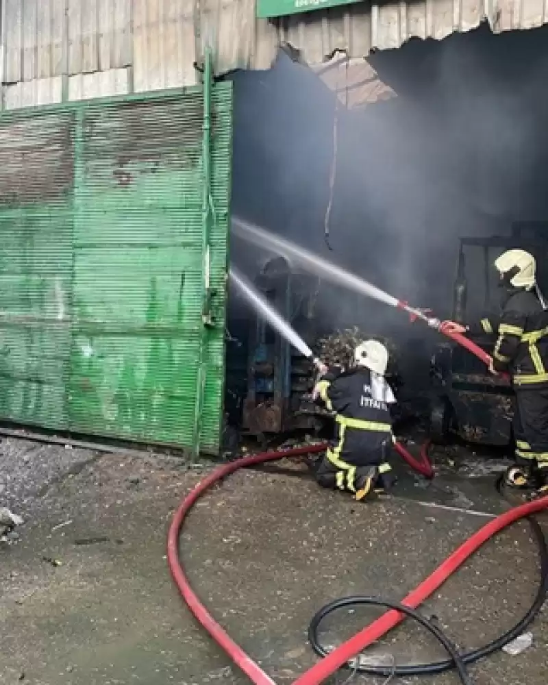 Hatay'da Geri Dönüşüm Fabrikasında çıkan Yangın Söndürüldü