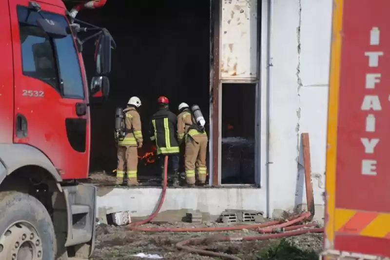 Hatay'da Mobilya Fabrikasında çıkan Yangın Kontrol Altına Alındı