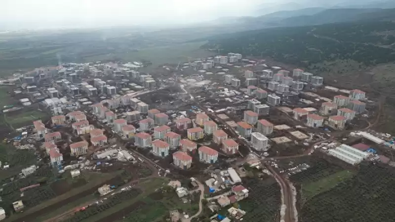 Hatay Hassa'da Deprem Konutlarının Inşası Sürüyor