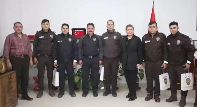 Hatay Emniyet Müdürü Gökçe, Başarılı Personelini ödüllendirdi