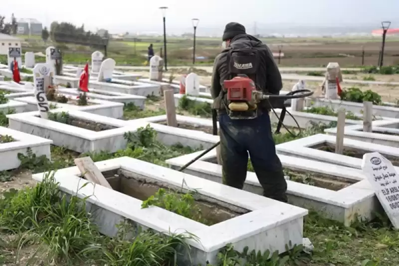 Şehit Depremzedelerin Mezarlığında Düzenleme Tamamlandı