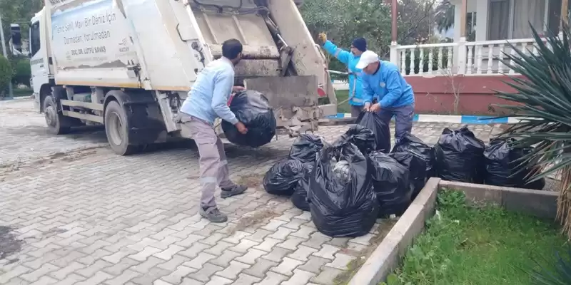 HBB’den Samandağ’dan Erzin Sahiline Kadar Temizlik çalışması 