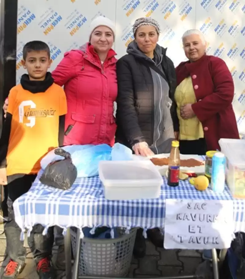 Hatay'da Ev Hanımlarından Kermes 