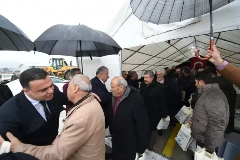 Antakyalı Iş Insanları Esnaf Babası İzzettin Yılmaz’ın Yanında