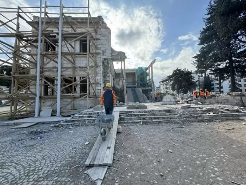 Depremde Zarar Gören Hatay'ın Tarihi Meclis Ve Valilik Binaları Yeniden Inşa Edilecek