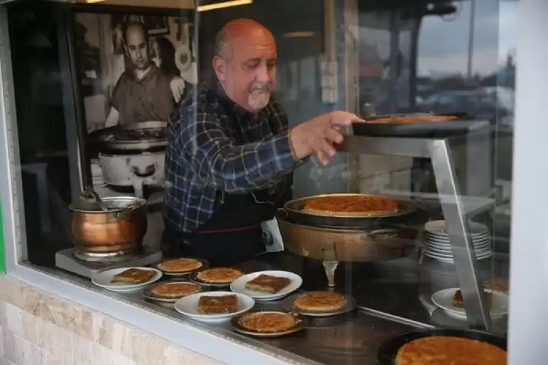 6 ŞUBAT DEPREMLERİNİN BİRİNCİ YILI - Dükkanlar Prefabrik, Künefenin Lezzeti Aynı 